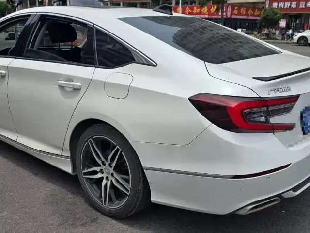 Honda Accord — Фото автомобиля 9