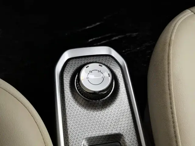 Baojun Yep — Фото автомобиля 13