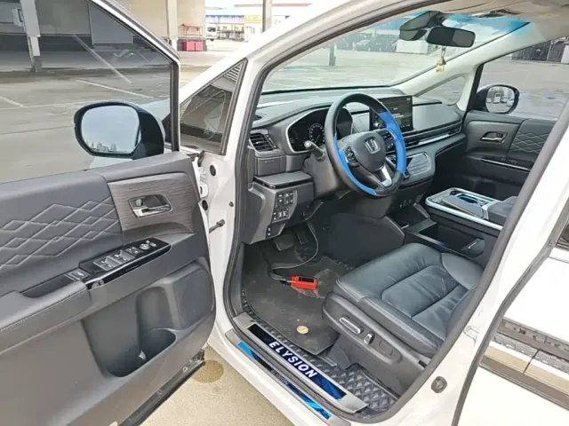 Honda Elysion — Фото автомобиля 15