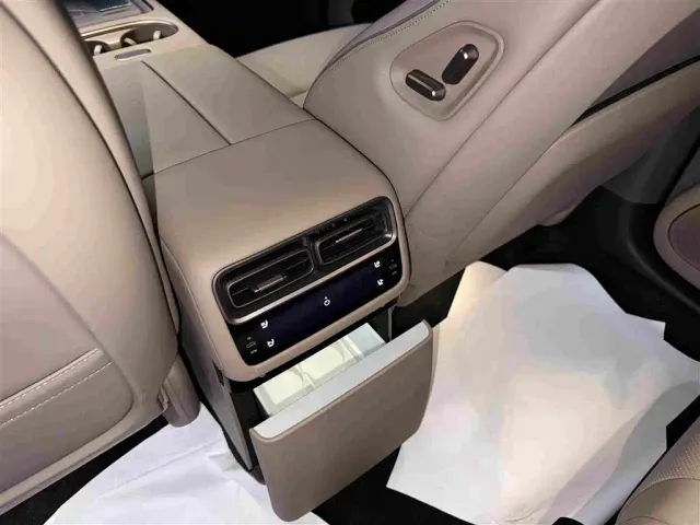 Li Auto i6 — Фото автомобиля 10