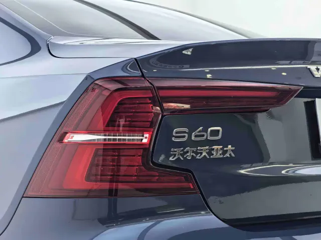 Volvo S60 — Фото автомобиля 29