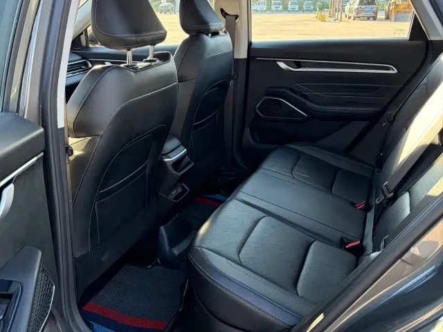 Geely Emgrand — Фото автомобиля 7