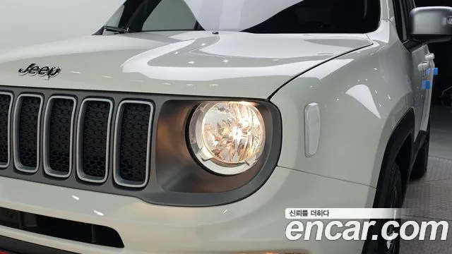 Jeep Renegade — Фото автомобиля 7