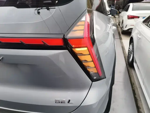 Geely Boyue L — Фото автомобиля 7