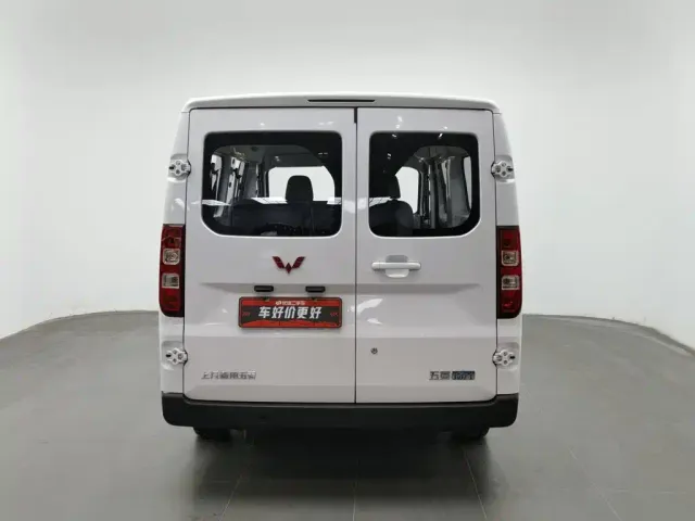 Wuling Yangguang — Фото автомобиля 4