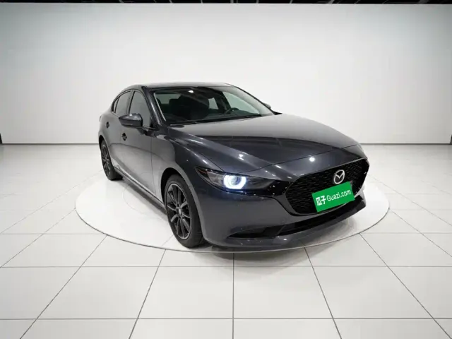 Mazda Axela — Фото автомобиля 21