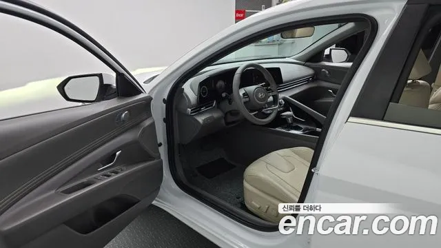 Hyundai Avante CN7 — Фото автомобиля 15