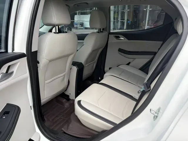 BYD Yuan Pro — Фото автомобиля 8