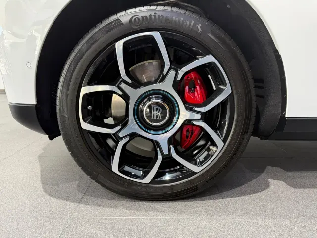 Rolls-Royce Cullinan — Фото автомобиля 22