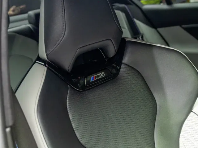 BMW M5 — Фото автомобиля 29