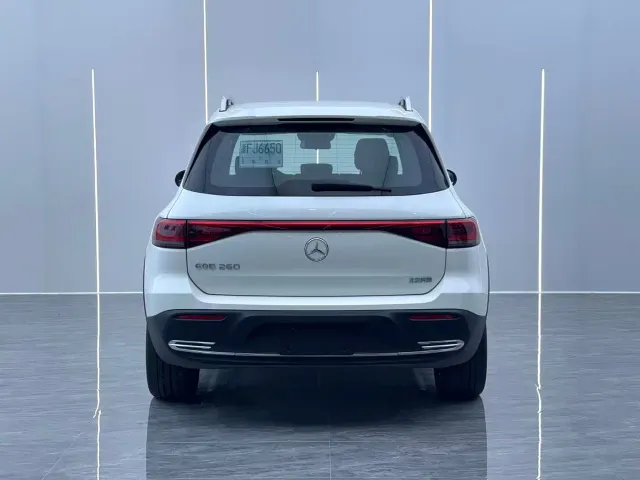 Mercedes-Benz EQB — Фото автомобиля 14