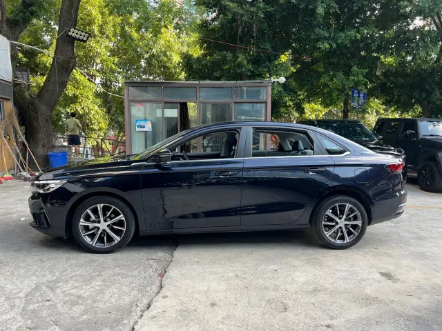 Geely Emgrand — Фото автомобиля 6