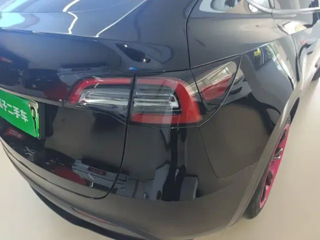 Tesla Model Y — Фото автомобиля 7