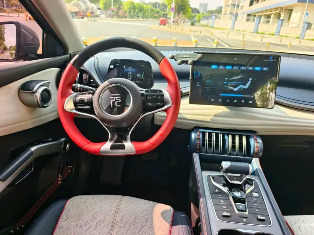 BYD Yuan PLUS — Фото автомобиля 8