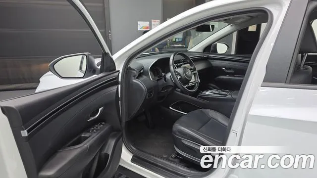 Hyundai Tucson Tucson (NX4) Бензин 1.6 турбо 2WD — Фото автомобиля 10