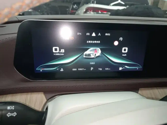 Forthing Yacht — Фото автомобиля 3
