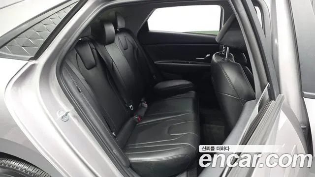 Hyundai Avante CN7 — Фото автомобиля 11