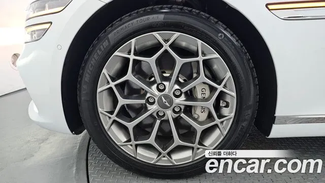 Фотография автомобиля — Genesis G80 G80 (RG3) Бензин 2.5 турбо 2WD