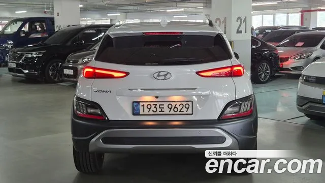 Hyundai Kona Новый Kona Бензин 1.6 турбо 2WD — Фото автомобиля 4