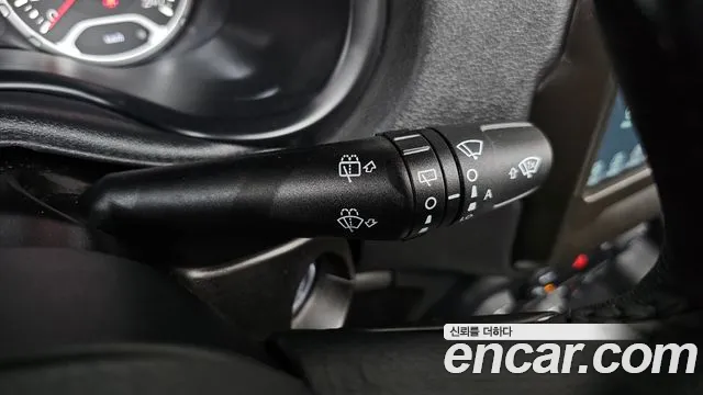 Jeep Renegade — Фото автомобиля 27