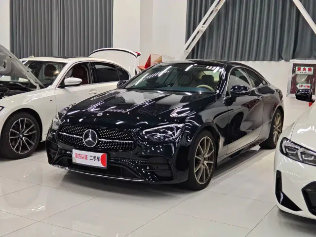 Фотография автомобиля — Mercedes-Benz E-Class