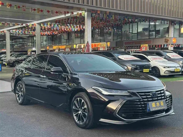 Toyota Avalon — Фото автомобиля 2