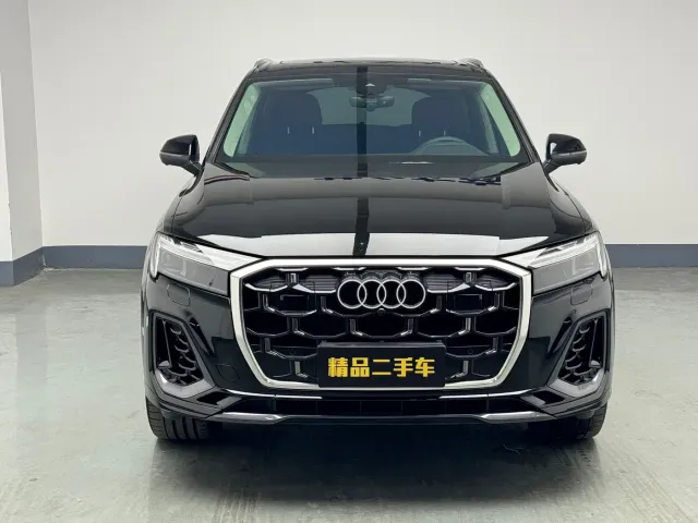 Audi Q7 — Фото автомобиля 3