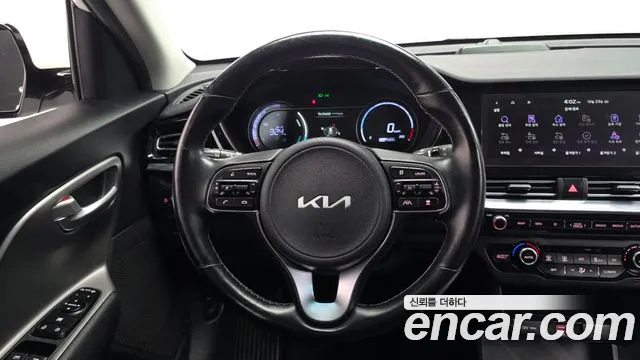 Kia Niro — Фото автомобиля 19