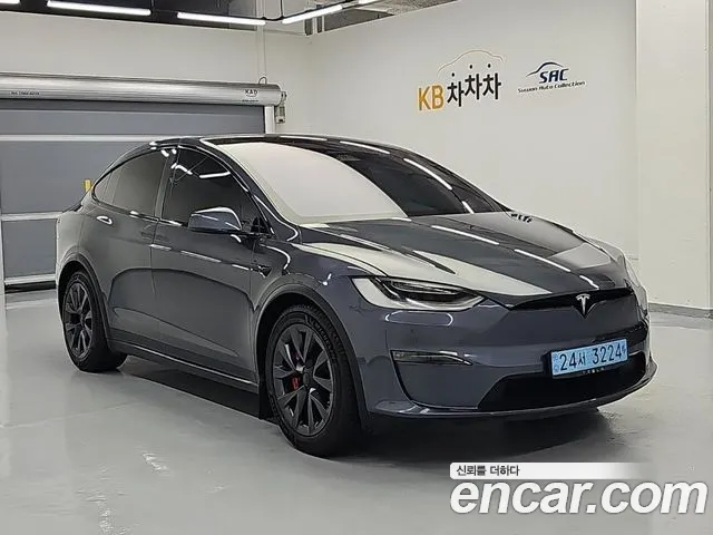 Tesla Model X — Фото автомобиля 3