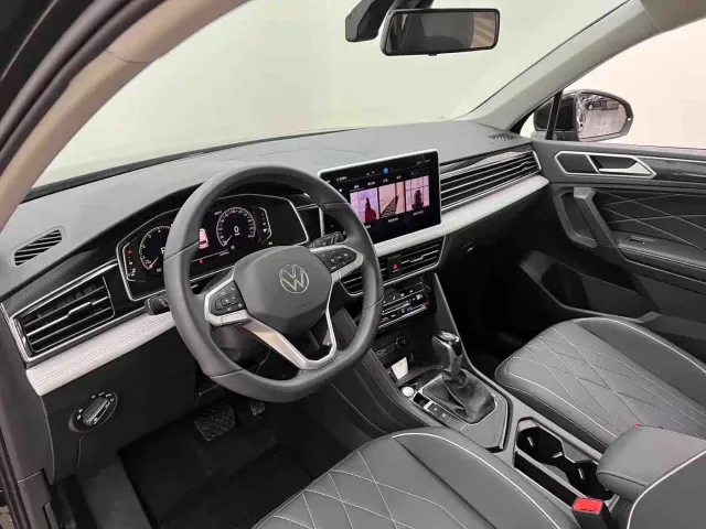 Volkswagen Tiguan L 2025 Model 300TSI Auto 2WD Dragon Edition — Фото автомобиля 8