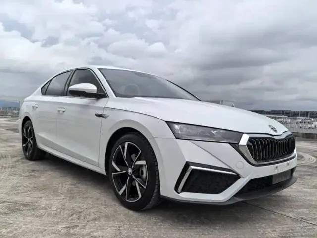 Škoda Octavia 2023 Facelift PRO TSI280 Premium Edition — Фото автомобиля 6