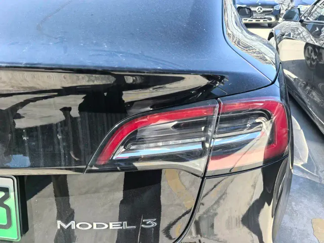 Tesla Model 3 — Фото автомобиля 13