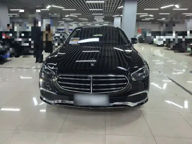 Mercedes-Benz E-Class — Фото автомобиля 6
