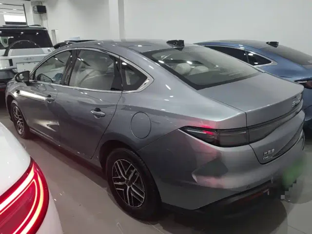 BYD Seal 05 DM-i — Фото автомобиля 4