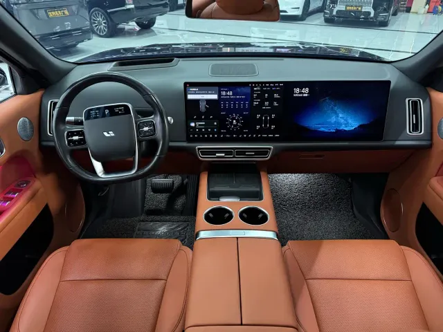 Li Auto L9 — Фото автомобиля 15