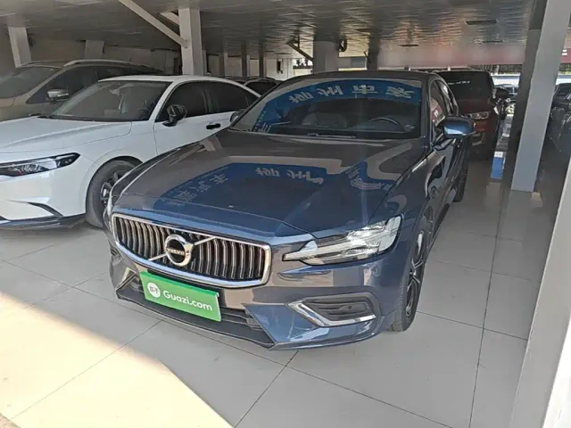 Фотография автомобиля — Volvo S60