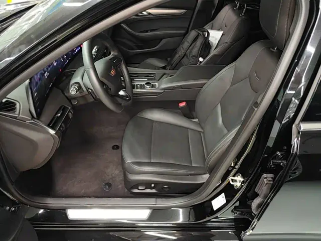 Cadillac CT5 — Фото автомобиля 14