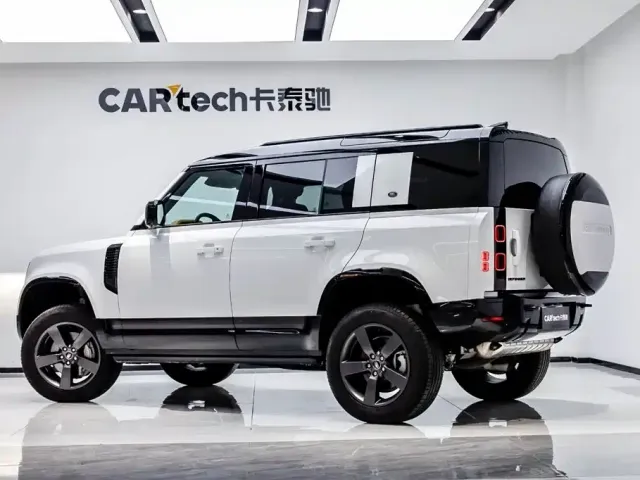 Land Rover Defender — Фото автомобиля 4