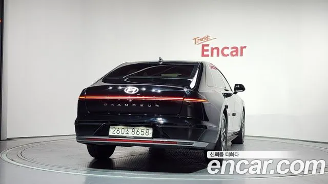 Hyundai Grandeur Grandeur (GN7) 2.5 Бензин 2WD — Фото автомобиля 4