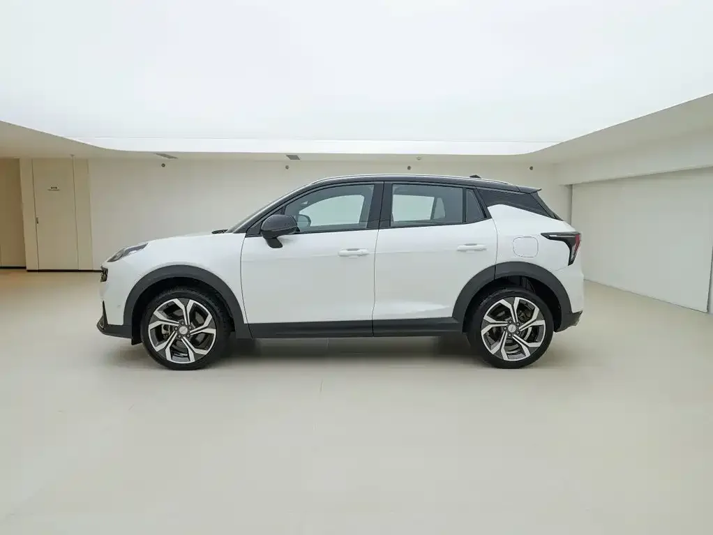 Lynk & Co Lynk & Co 06 2023 Remix 1.5T Power Halo — Фото автомобиля 4
