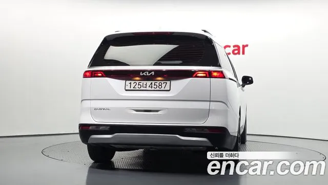 Kia Carnival — Фото автомобиля 4