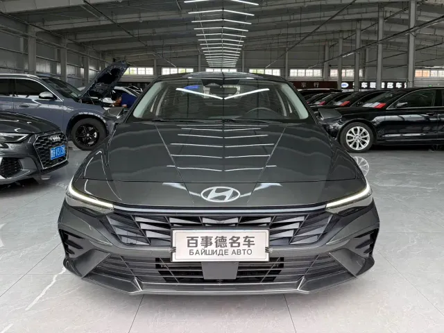 Hyundai Elantra — Фото автомобиля 2