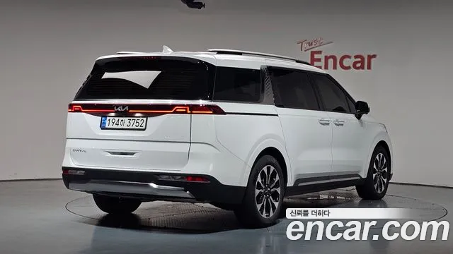 Kia Canival Carnival 4 поколение Дизель 9 мест Signature — Фото автомобиля 2