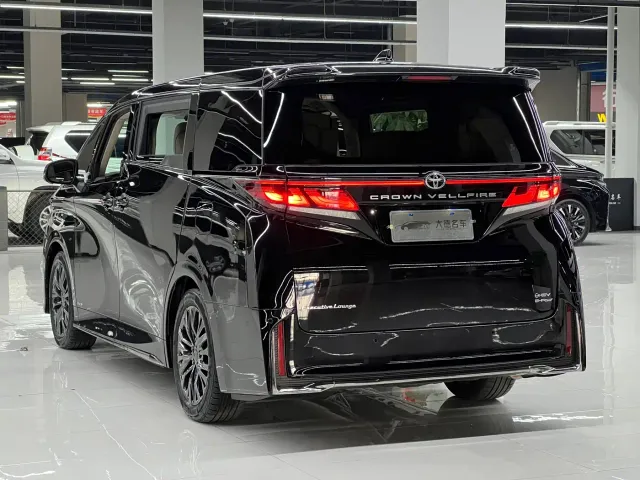 Toyota Vellfire — Фото автомобиля 6
