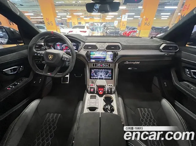 Lamborghini Urus — Фото автомобиля 12