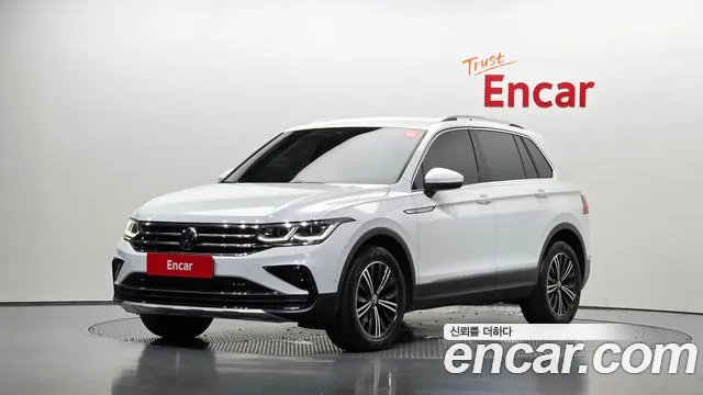 Фотография автомобиля — Volkswagen Tiguan