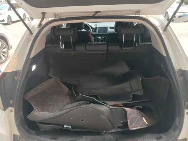 Honda Vezel 2020 1.5L CVT Luxury — Фото автомобиля 4