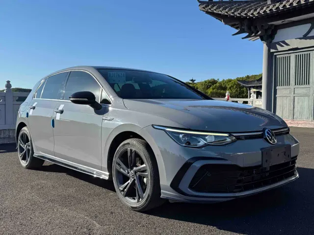 Volkswagen Golf 2023 280TSI DSG R-Line Lite — Фото автомобиля 3