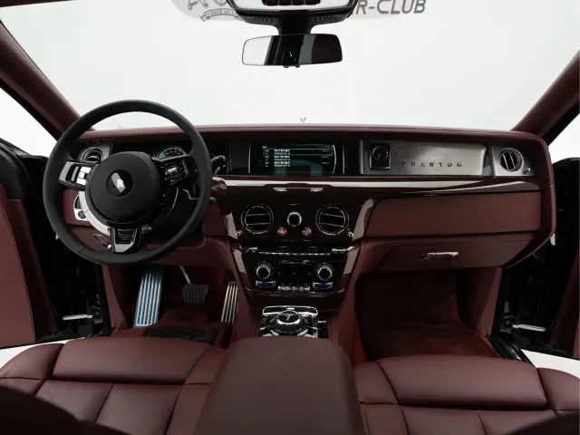 Rolls-Royce Phantom — Фото автомобиля 11