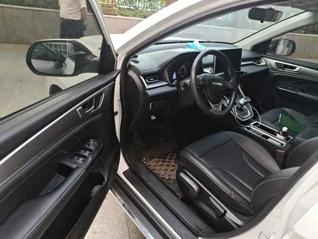 Haval Haval M6 2021 PLUS 1.5T DCT Comfort — Фото автомобиля 13
